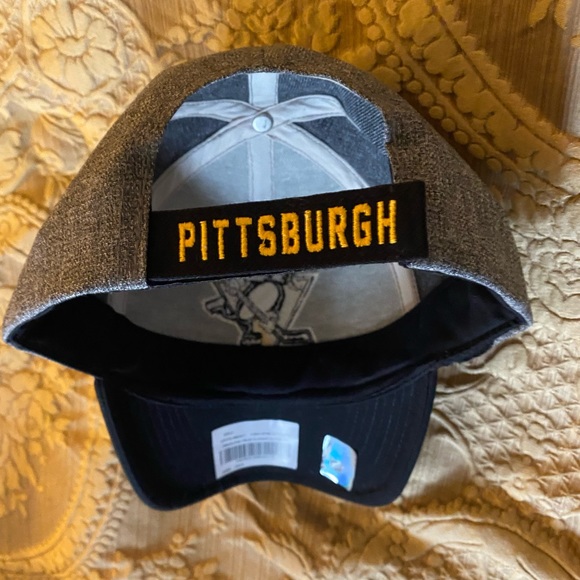Pittsburgh Penguins Hat - Picture 3 of 3